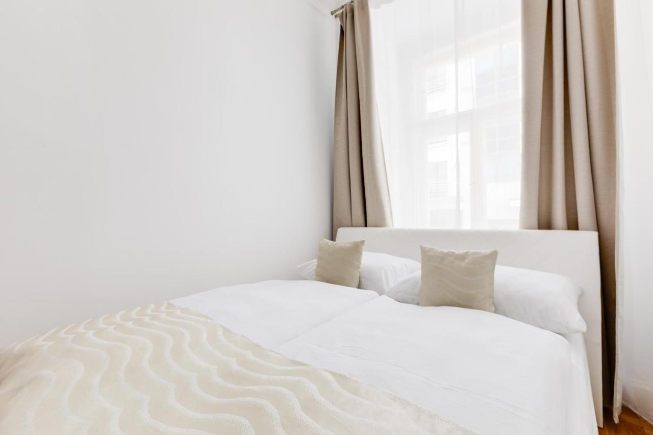 Wenceslass Square Royal Residence Apartments プラハ エクステリア 写真