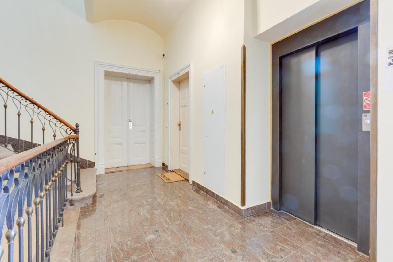 Wenceslass Square Royal Residence Apartments プラハ エクステリア 写真
