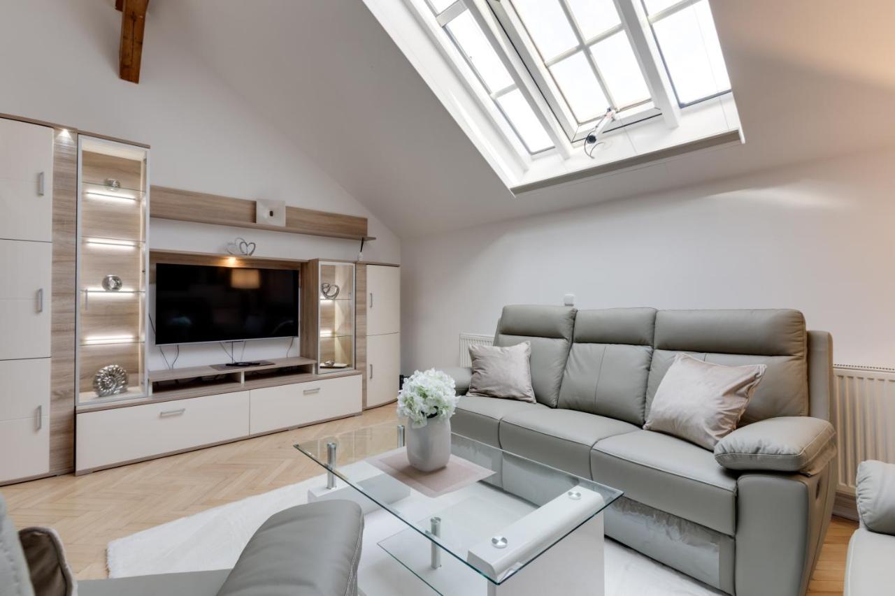 Wenceslass Square Royal Residence Apartments プラハ エクステリア 写真