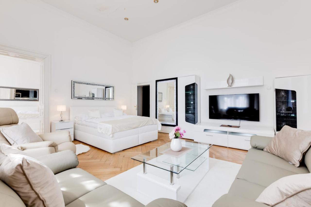 Wenceslass Square Royal Residence Apartments プラハ エクステリア 写真
