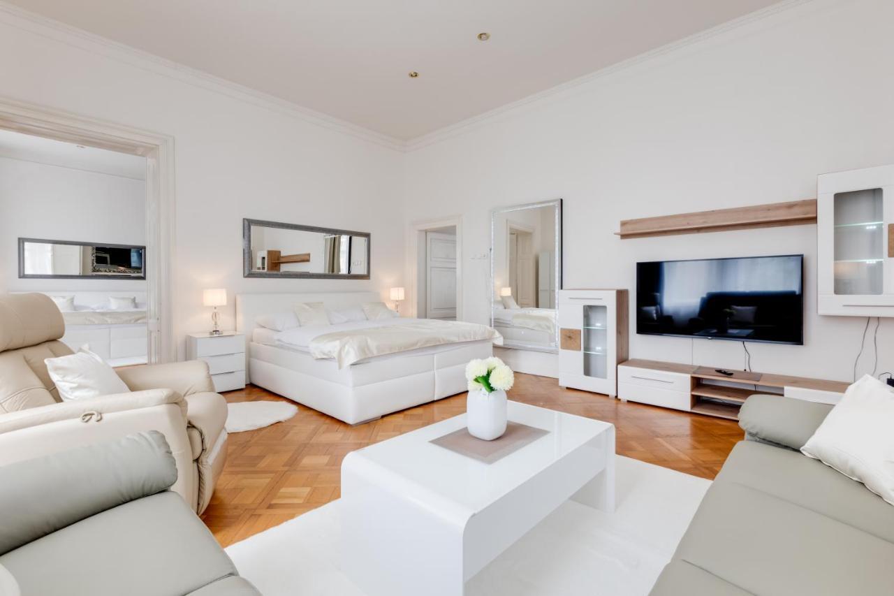 Wenceslass Square Royal Residence Apartments プラハ エクステリア 写真